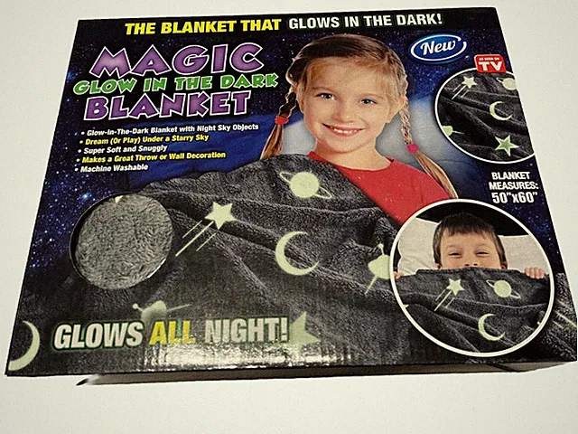 Magic Glow Blanket Throw 50"x60" GLOW IN DARK Stars Planets Moon-New Sealed-B5