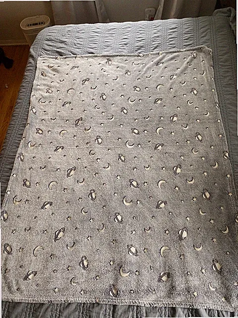 Sochow Plush Fleece Blue and White Space Blanket 50x60 in Stars and Planets